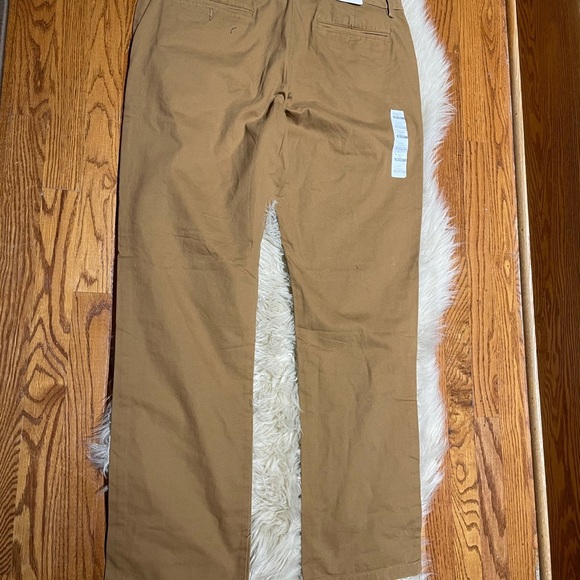 Old navy khaki pants - Picture 2 of 8
